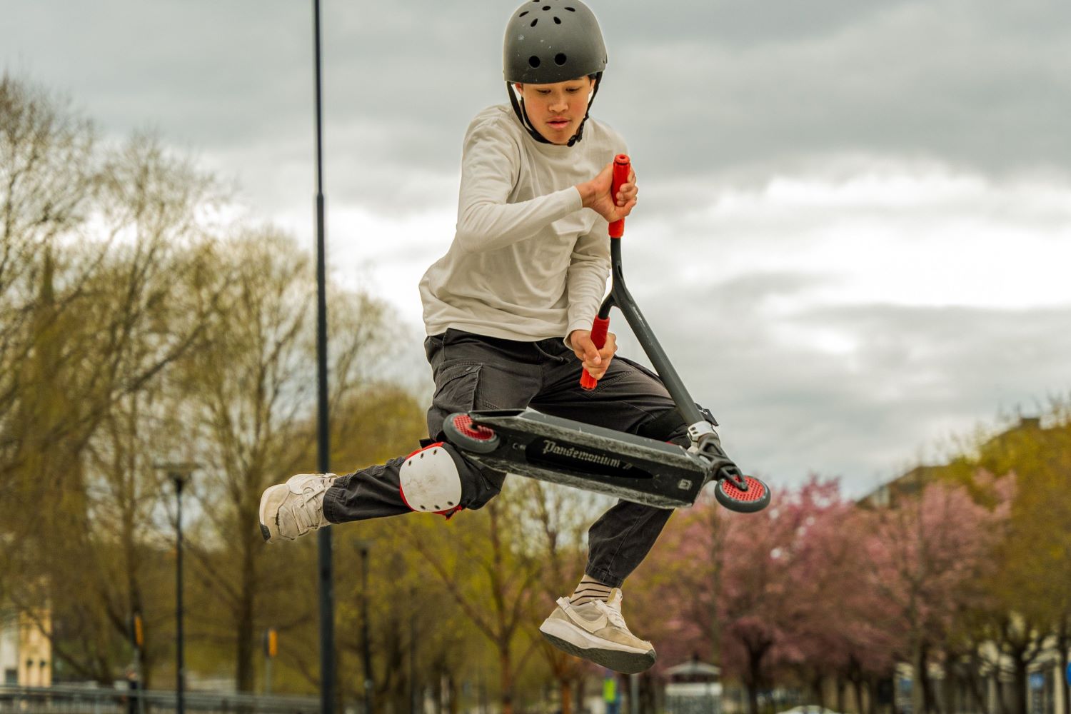 Parkové vs. streetové freestyle kolobežky, aký je rozdiel a čo si vybrať